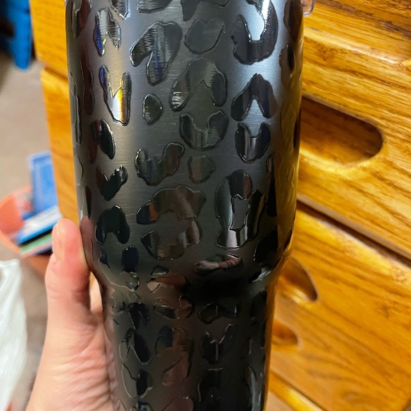 30oz NEW black leopard insulated tumbler - Picture 3 of 3